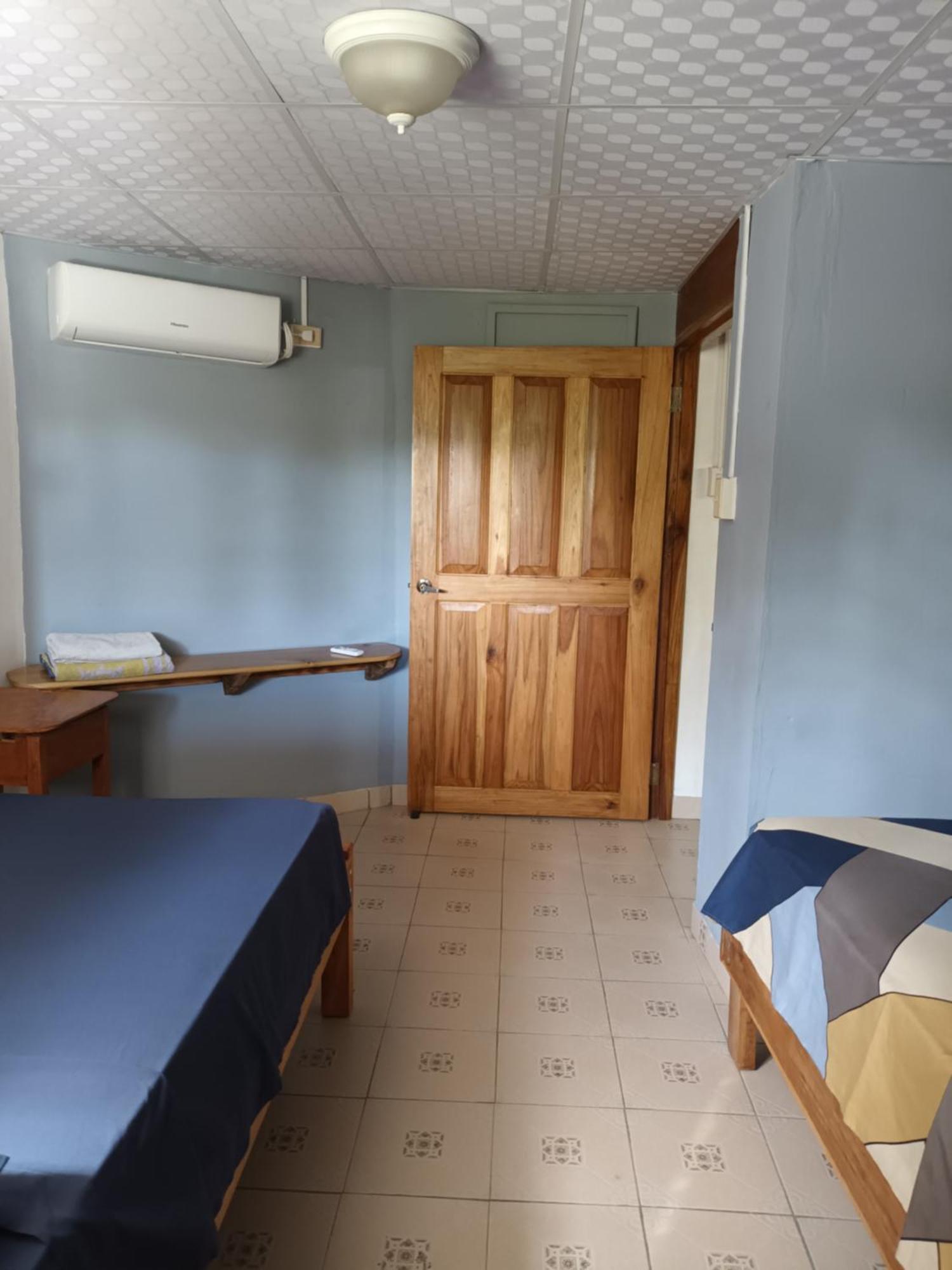 Gia'S Garage & Home For Bocas Travelers Almirante Εξωτερικό φωτογραφία